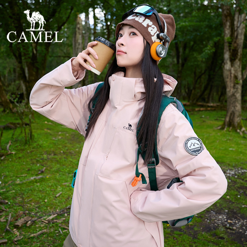骆驼冲锋衣女三合一户外徒步登山