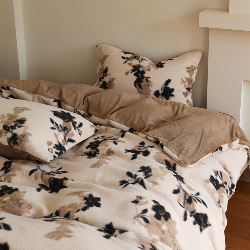 轻奢复古花卉加厚牛奶绒四件套