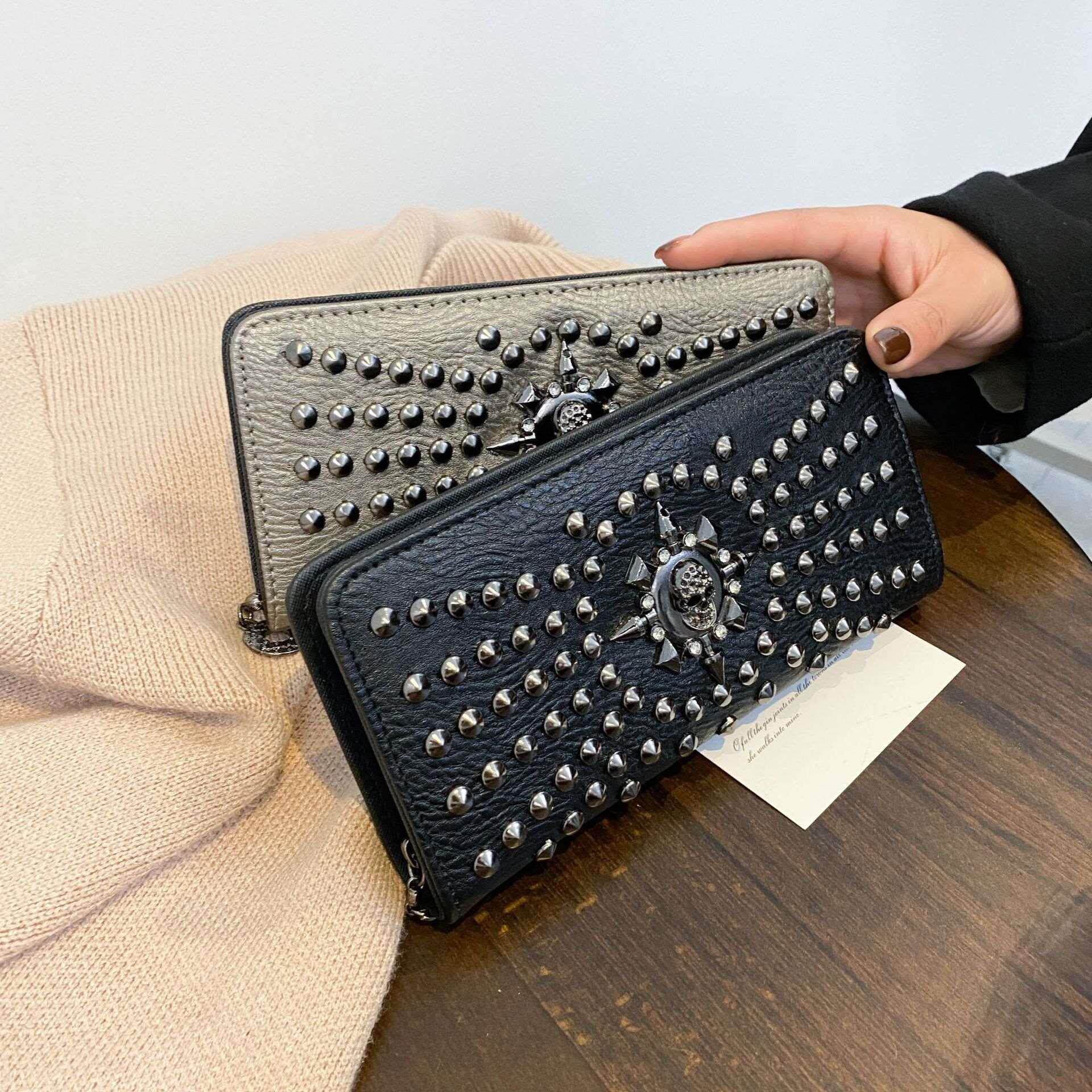 外贸朋克铆钉骷髅头长款女士钱包大容量零钱包多卡位手拿包wallet