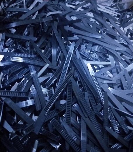 1月17日威海洗衣机连接线用塑料固定扣钩边角料网络拍卖公告