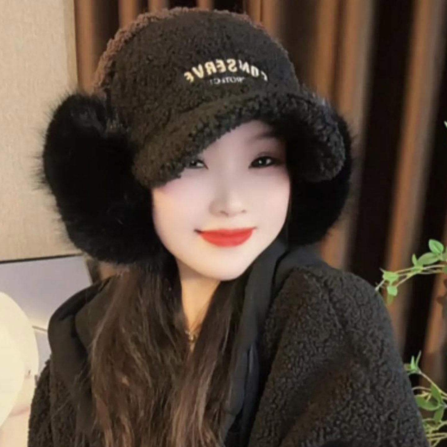 韩系刺绣字母鸭舌帽子女秋冬季保暖护耳罩时尚百搭颗粒绒棒球帽男