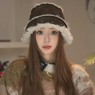 日系麂皮绒铆钉渔夫帽子女款2025新款冬季加绒保暖防风显脸小盆帽
