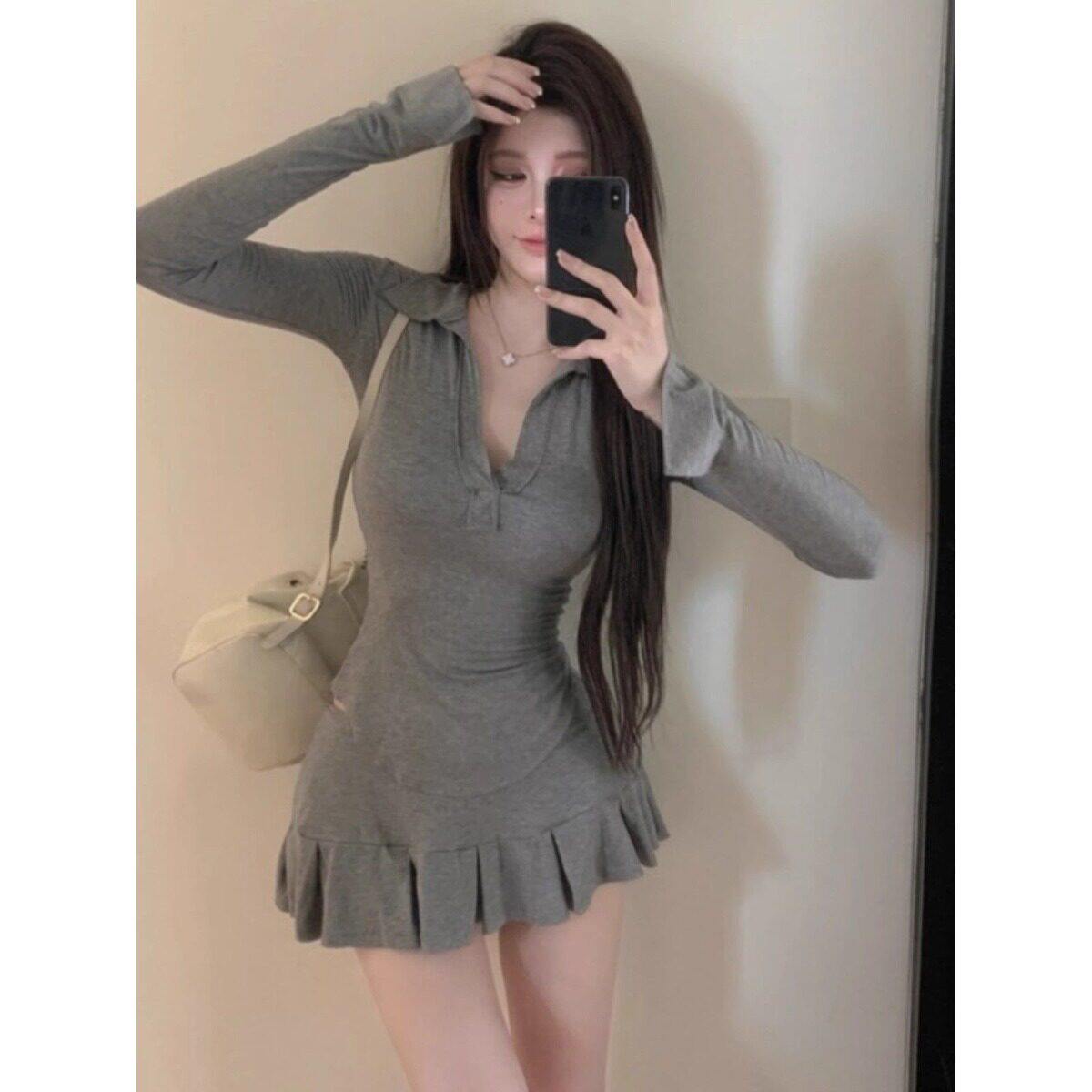 辣妹纯欲深V领长袖t恤女p