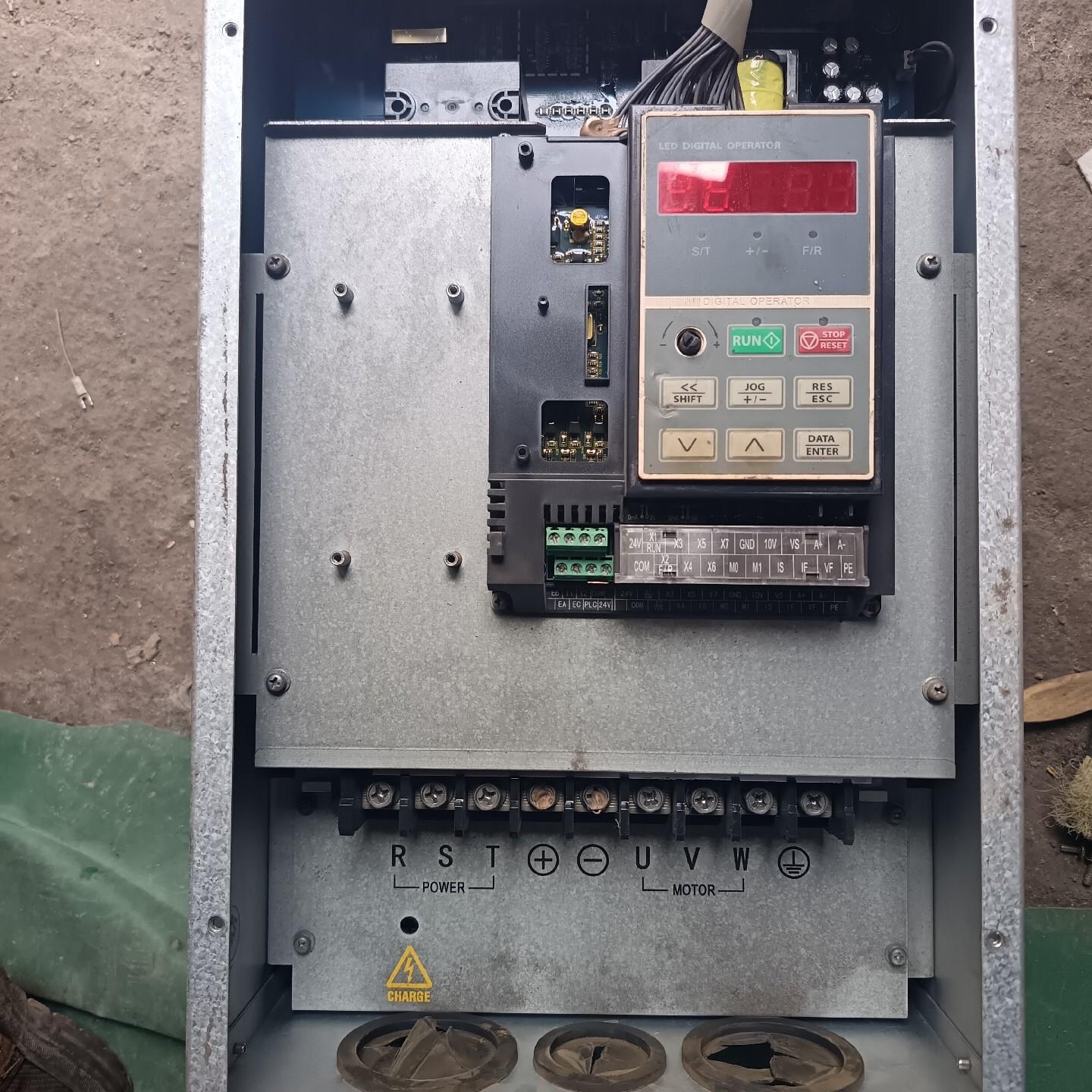 EM303B-022G/33P-3 易能变频器 22千瓦 工业调速设备议价维修图片