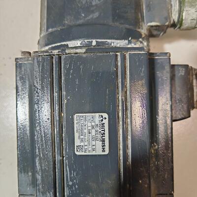 HC-SFE152 伺服电机 1.5KW 122V 9.0A IP65防护等级议价维修