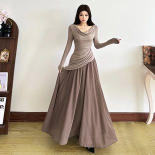 WEIRD PUSS 温柔知性风褶皱荡领长袖连衣裙女 修身优雅气质长裙潮