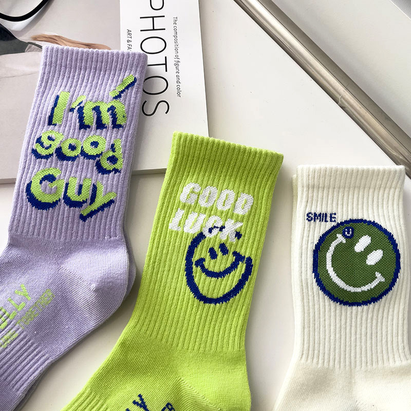 "你是年少的欢喜"【字母笑脸潮搭中筒ins街头