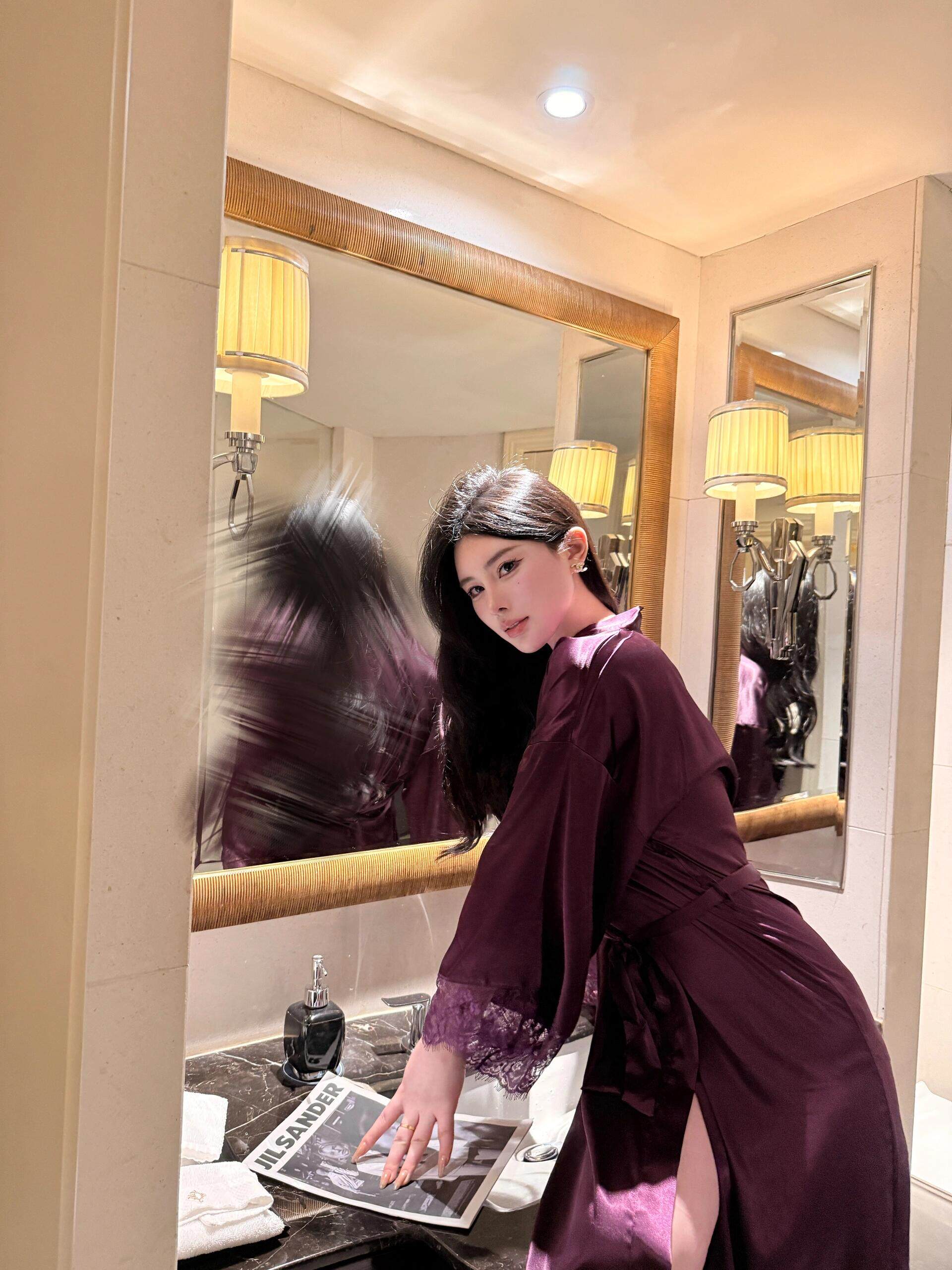 多色选择轻奢贵妇级薄款缎面晨袍蕾丝睡袍高个子御姐性感度假睡裙