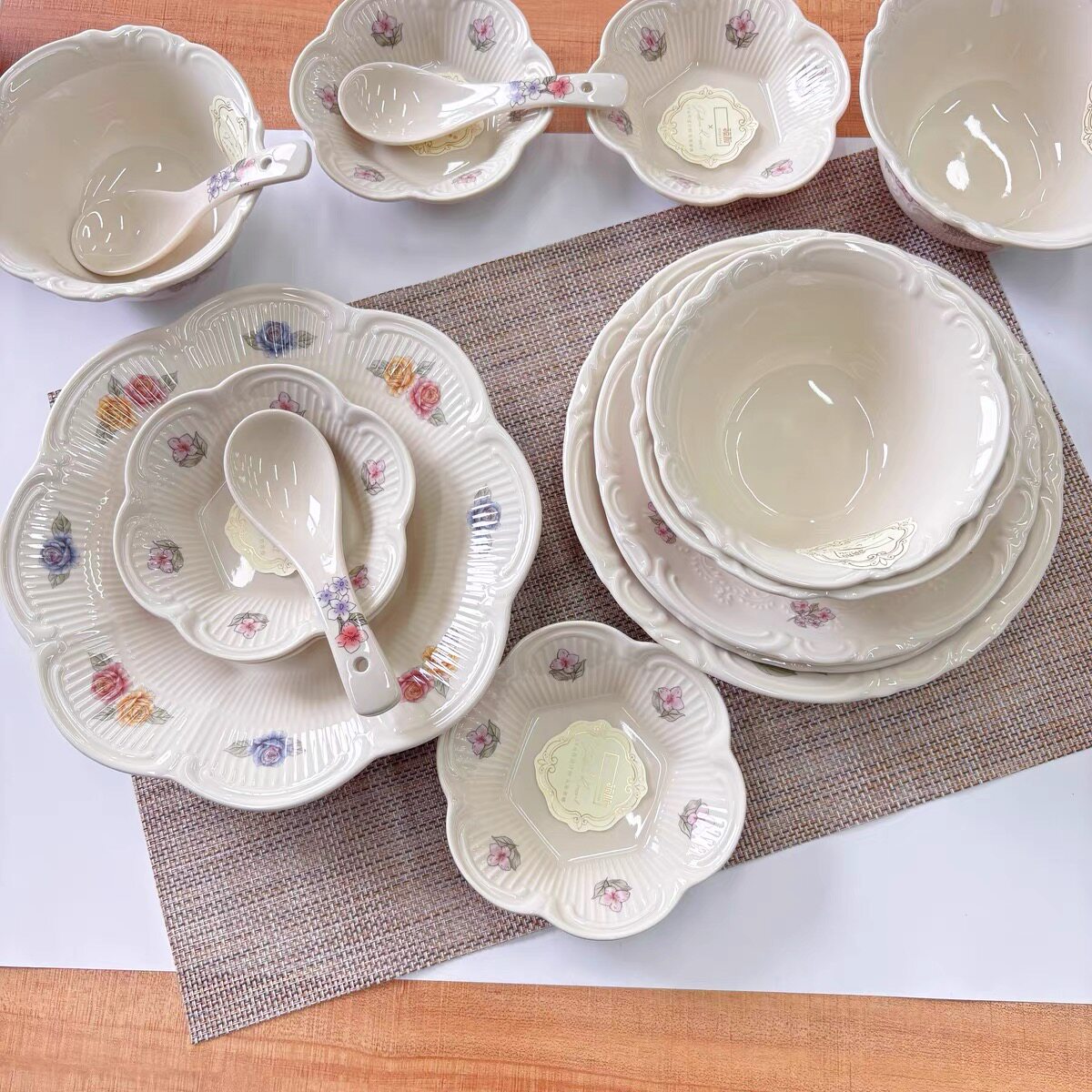 硕加法式陶瓷餐具家用轻奢瓷碗瓷盘饭碗饭盘高档餐具碗盘碟图片