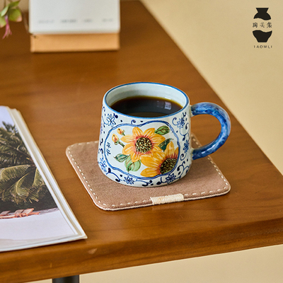 青花缠枝手绘茶杯陶瓷高颜值