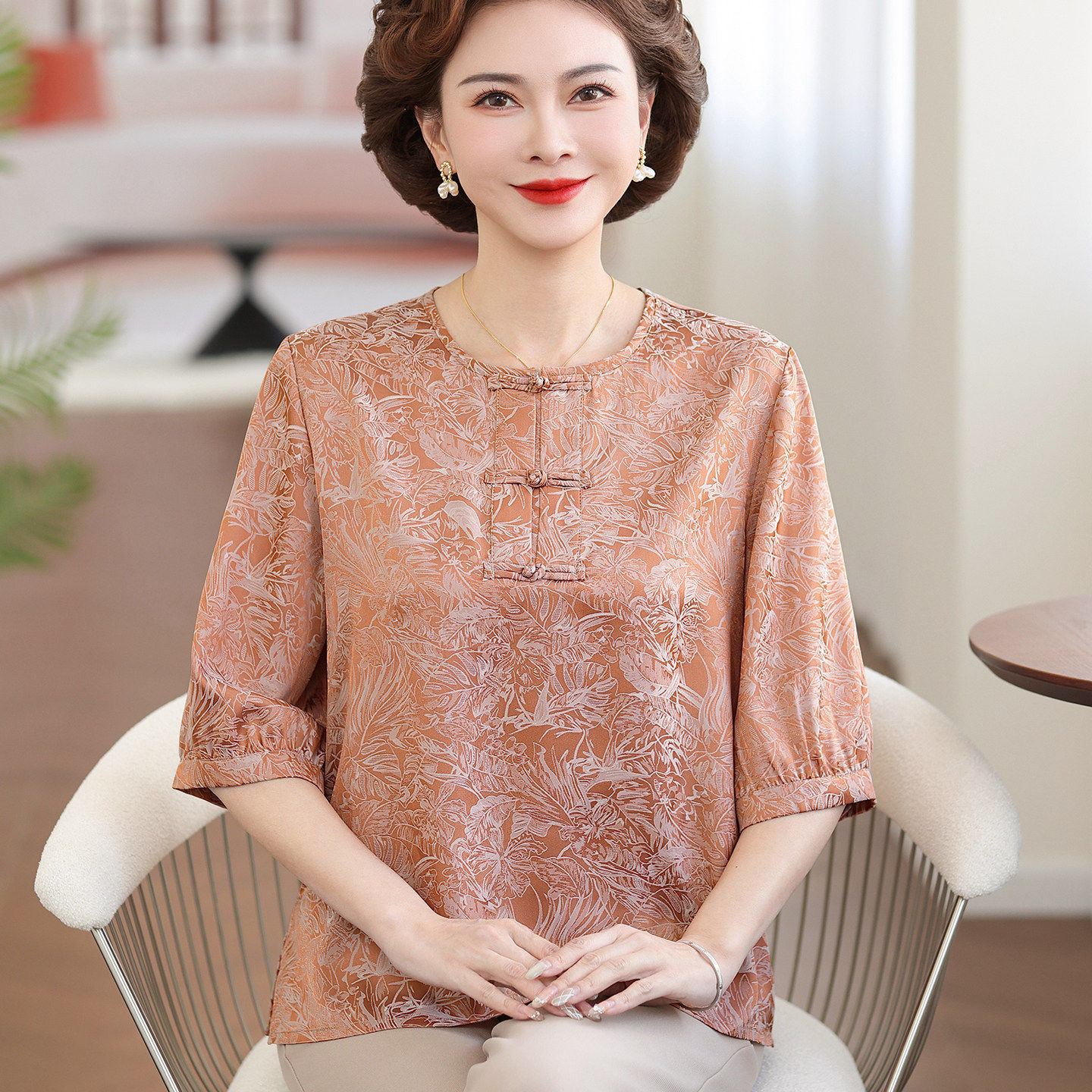 妈妈装夏季七分袖盘扣碎花套头小衫中老年女装洋气大码真丝上衣