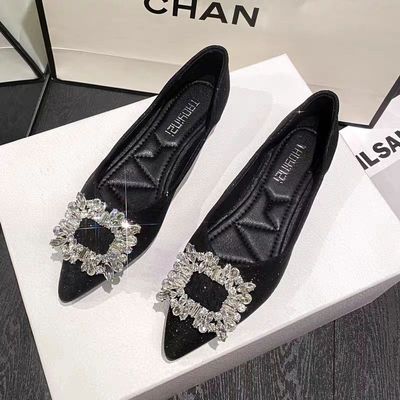 尖头单鞋女2025新款法式水钻黑色女士气质平底瓢鞋大码41到43春秋