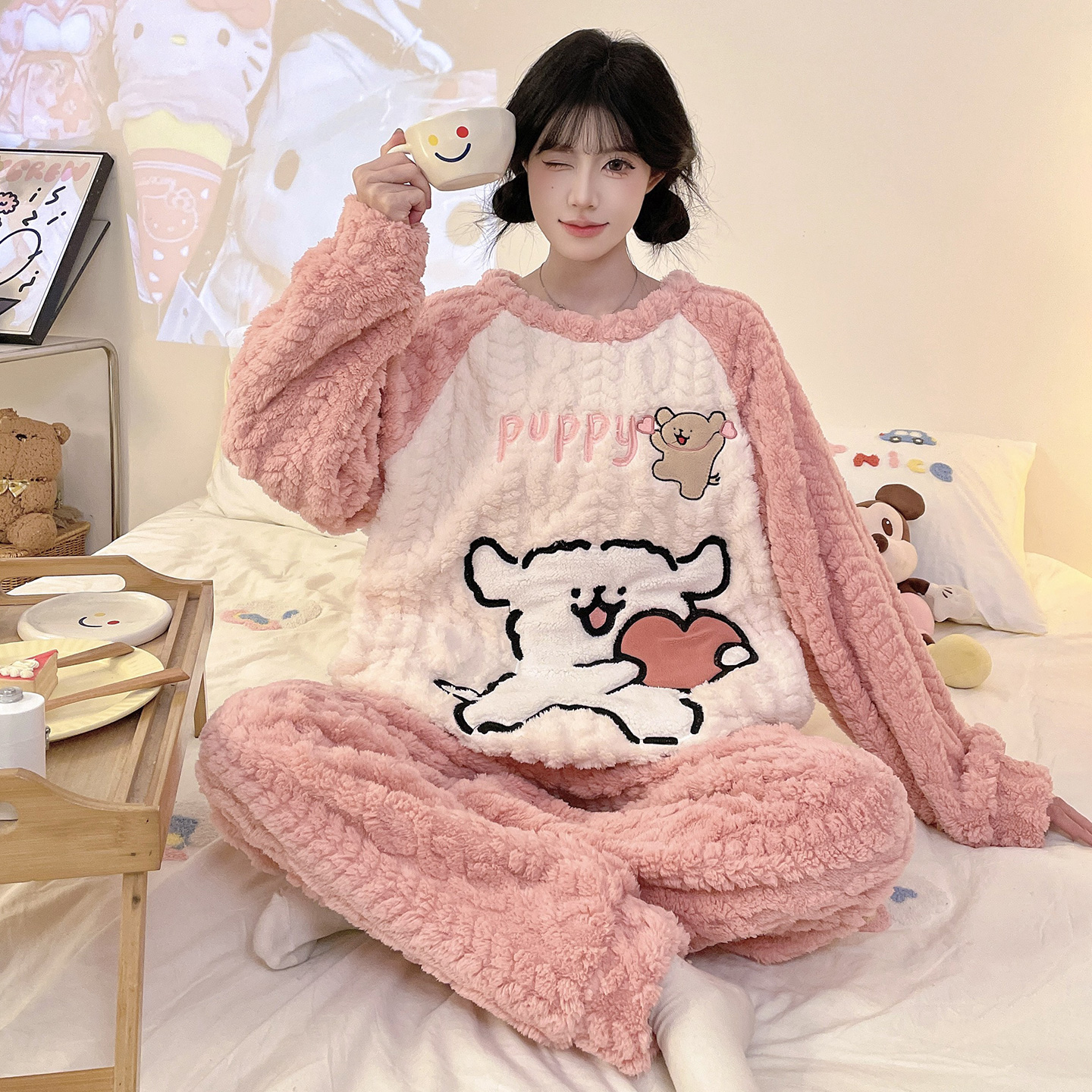 线条小狗女款秋冬季珊瑚绒家居服