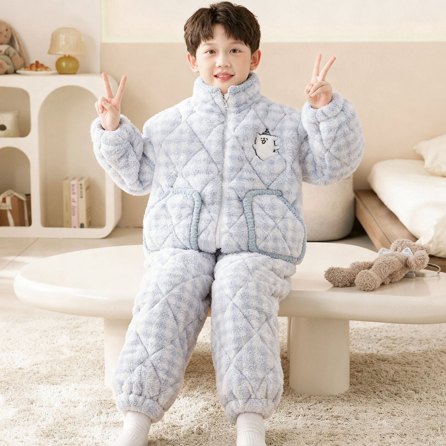 冬季线条小狗男童三层夹棉家居服