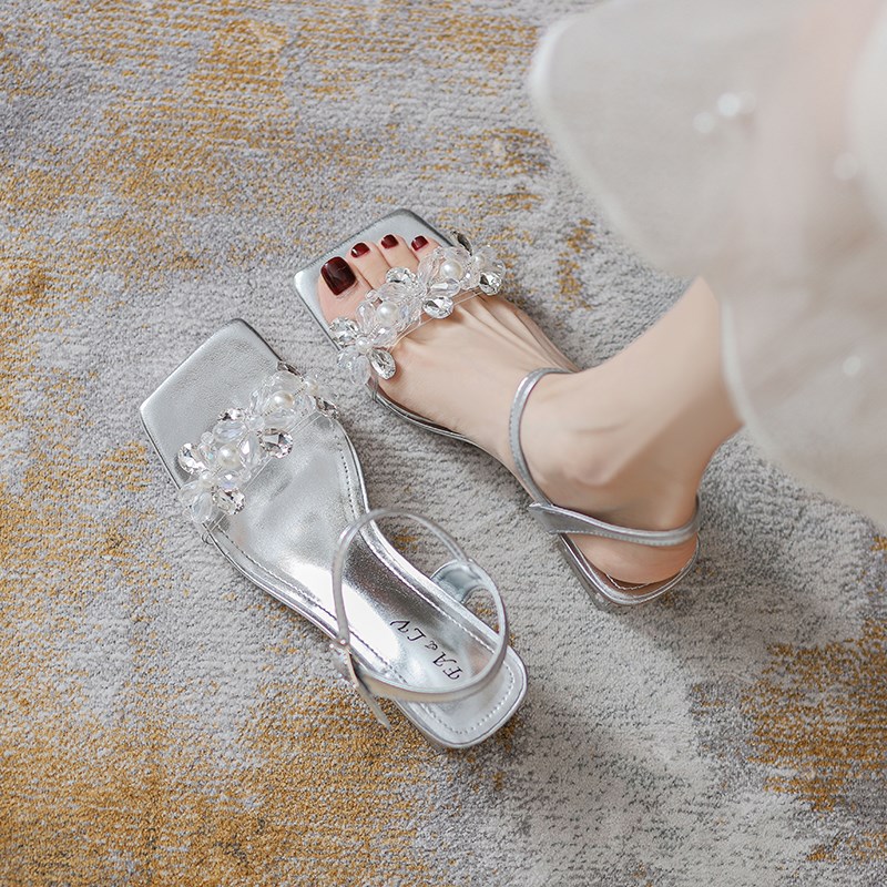 速发0尚凉鞋爆时24新款超火2款银色一字带方头水晶粗跟仙风单鞋子