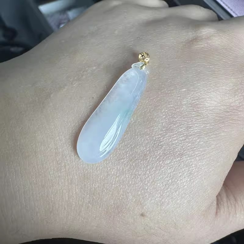 飘花福瓜吊坠 天然缅甸A货翡翠 18K金镶嵌扣头女士款锁骨链吊坠子