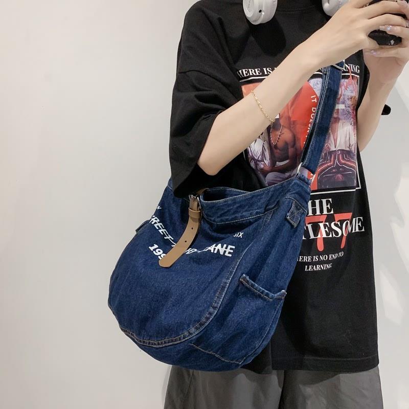 Lee vsasi港风牛仔布大容量2025新款日系工装风学生上课单肩包