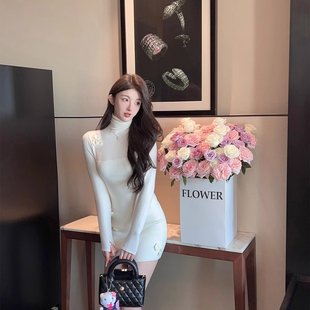 韩国FairyJiang 秋冬新款白色高领针织连衣裙短款修身包臀毛衣裙