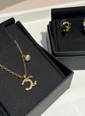 26P新款金色菱格耳圈高级感小巧精致耳钉经典百搭