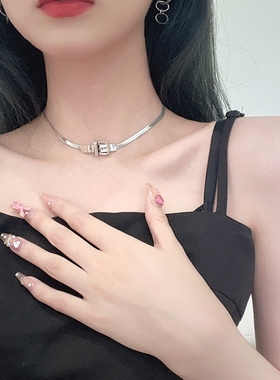ins小众设计钛钢不褪色洋气百搭简约皮带扣款式短款项链choker女