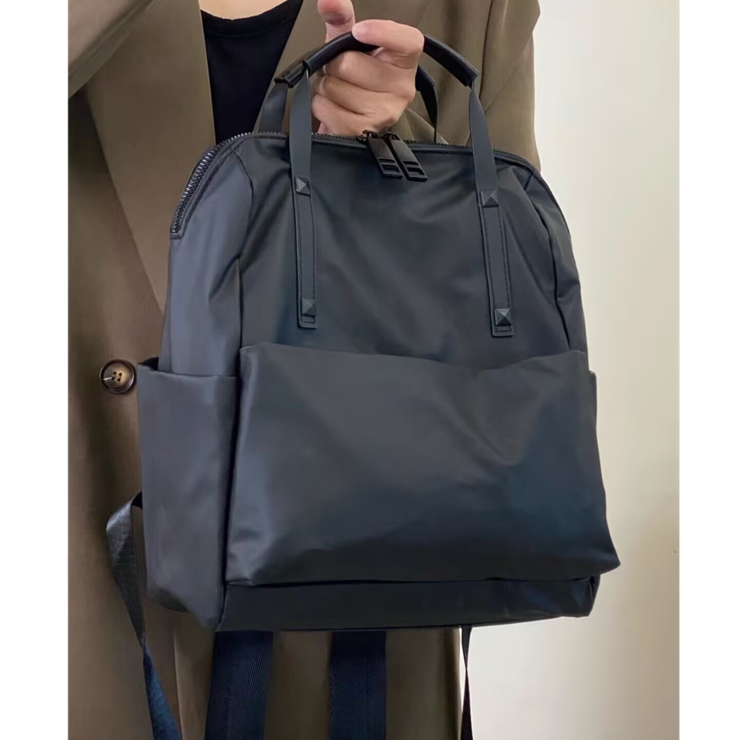 防水尼龙布双肩包2025新款潮旅行背包时尚百搭手提轻便通勤书包