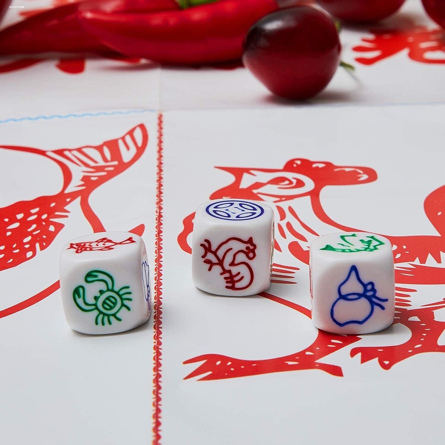 潮汕鱼虾蟹金钱葫芦鸡白鲤鱼整套防水厚大号图纸色子色盅骰子娱乐图片