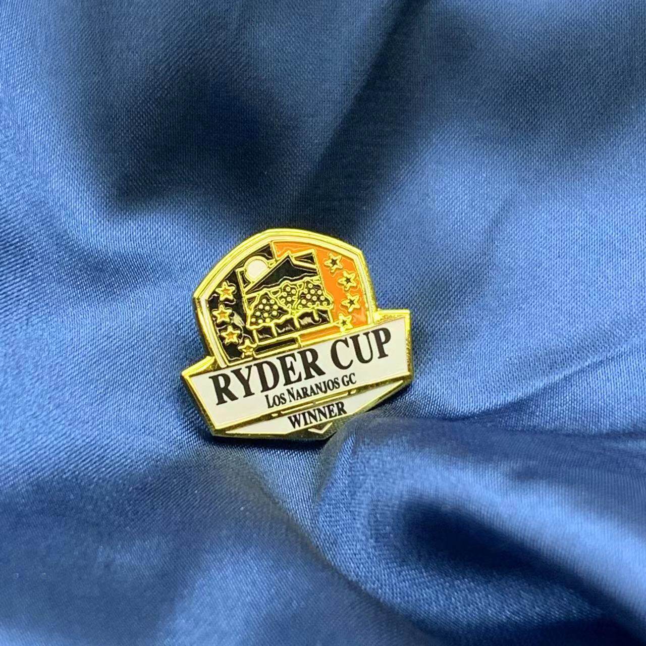 胸章个性英文字母复古小村落胸针RYDERCUP时尚定制金属徽章勋章男