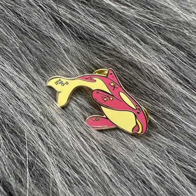 ACOTAR荆棘与玫瑰的法庭金属和珐琅别针徽章奇幻书籍徽章