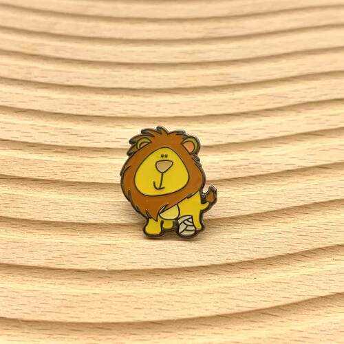 可爱狮子金属徽章别针