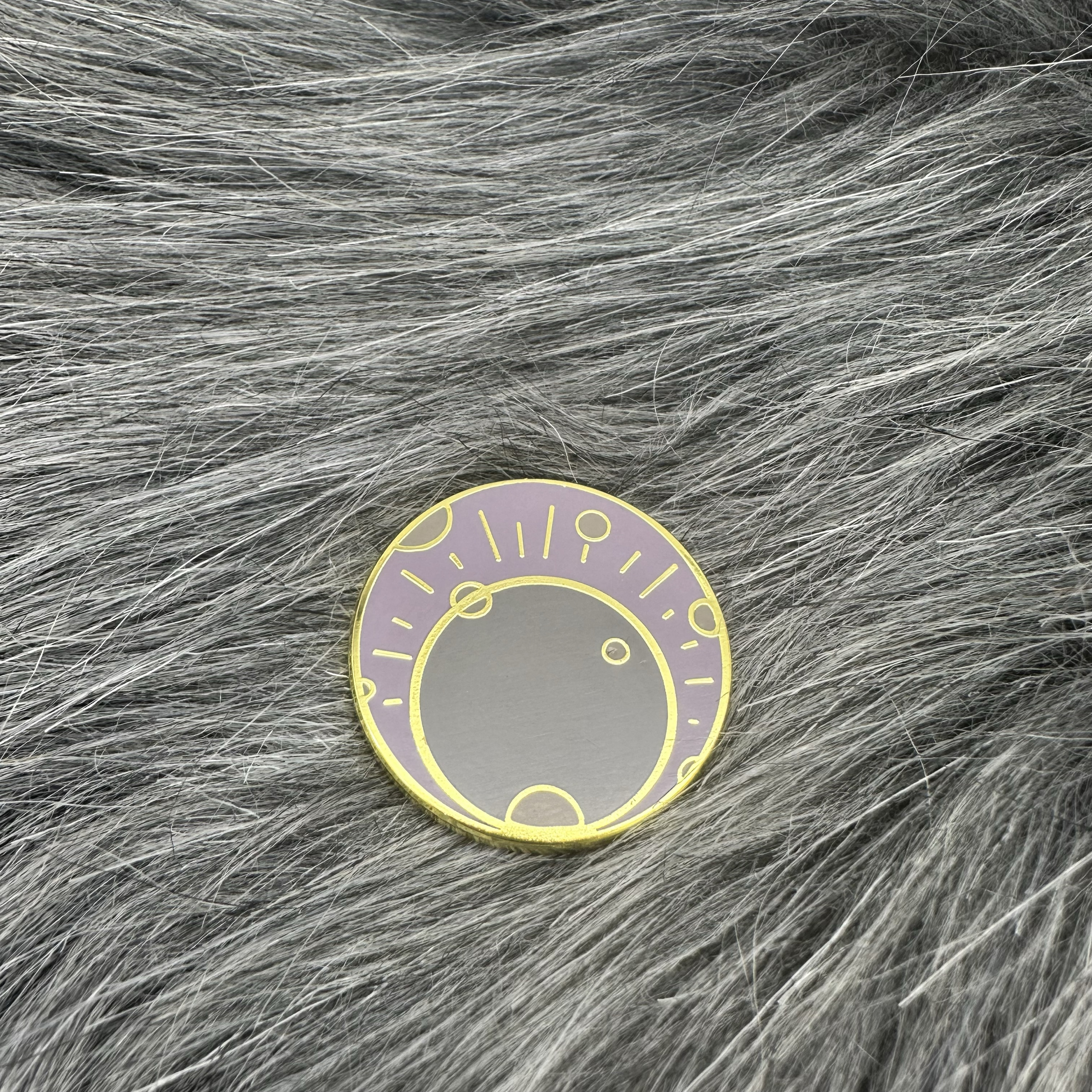 太阳系月球别针月亮在夜空中以新月的形式月食金属徽章