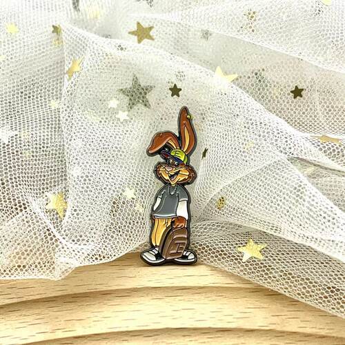 休闲运动兔子金属徽章胸针