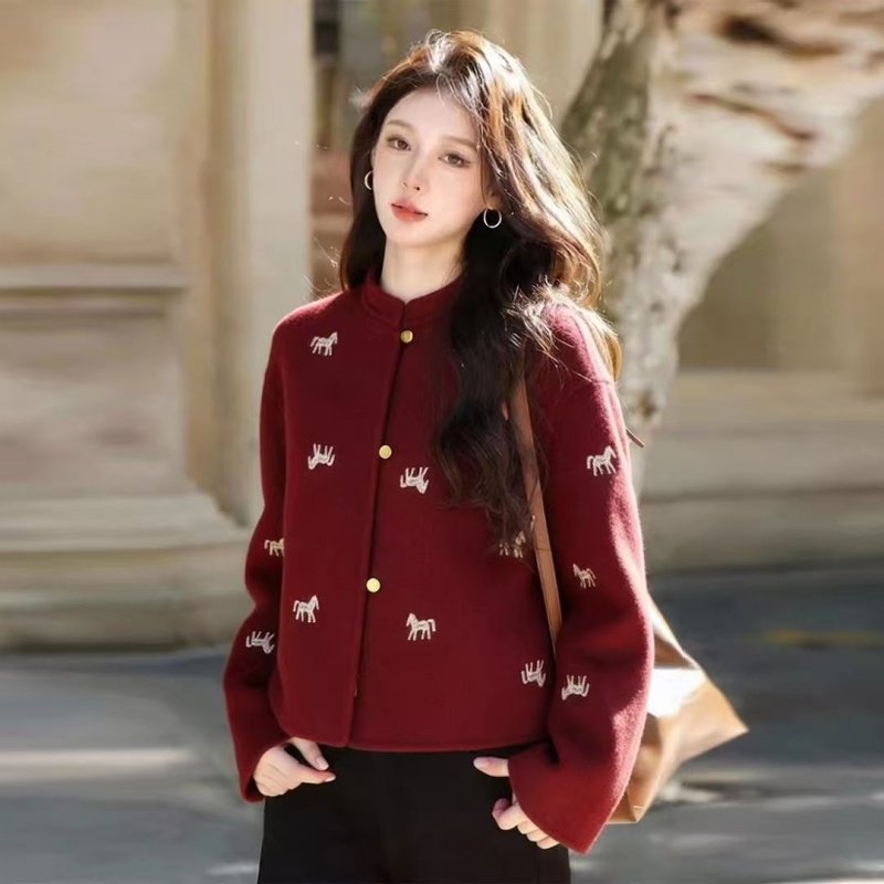 妈妈秋季红色小马刺绣外套时尚百搭纽扣上衣中年女士春秋长袖外套,女装/女士精品,短外套,淘宝优惠券,粉丝福利购,淘宝优惠卷