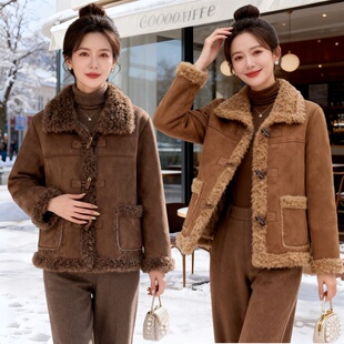 女款冬季皮毛一体加绒保暖外套羊羔毛翻领棉服妈妈装时尚加厚上衣