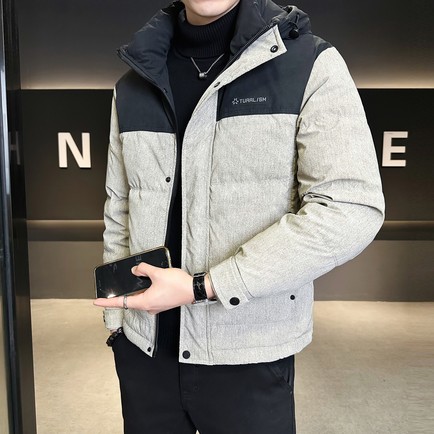 连帽拼接轻薄羽绒服男冬季2025新款保暖防寒服加厚衣服痞帅外套男