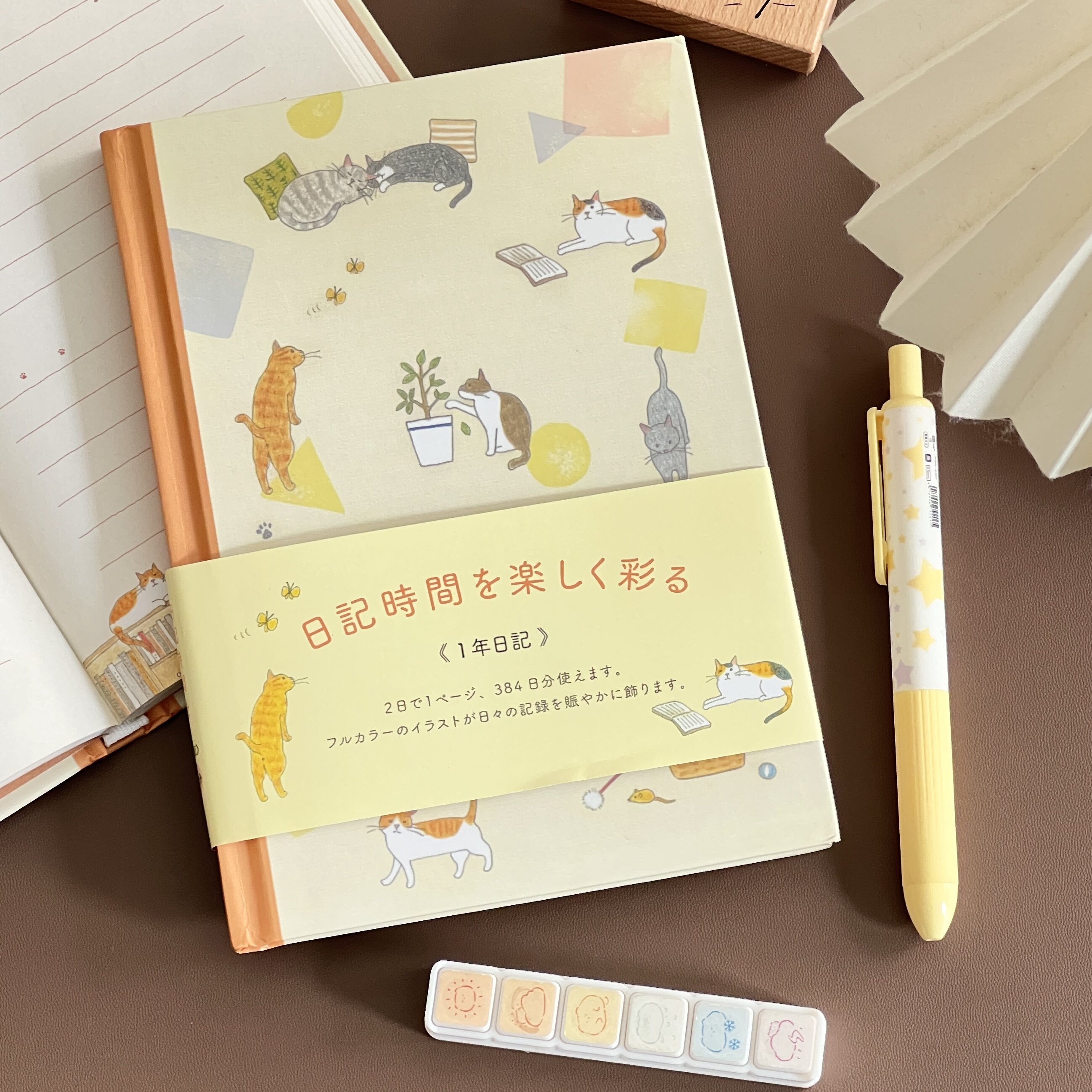日系猫咪插画硬壳日程本可爱彩页横线日记事本治愈计划手帐本子
