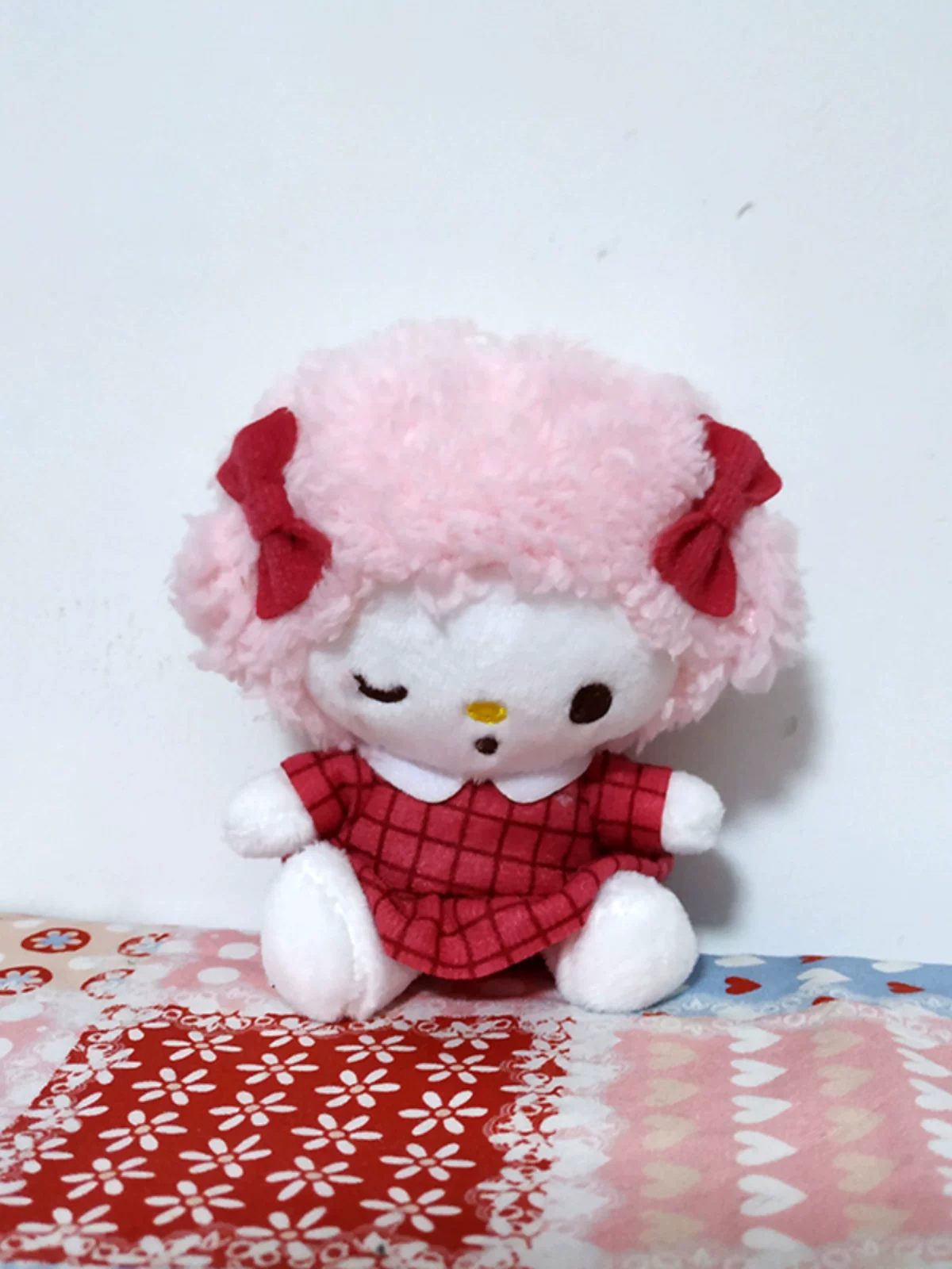 Японский единственный Kuromi Kuromi овечка пианино красная клетчатая юбка плюшевая кукла подвеска
