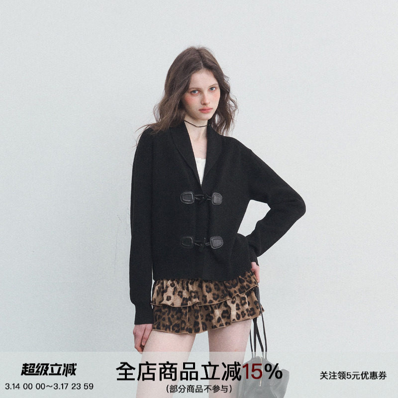 SPEAR YOUTH“初心不改”牛角扣学院风针织衫西装领短款开衫毛衣