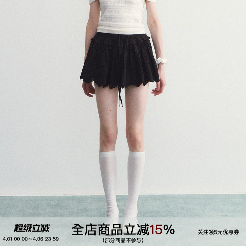 SPEAR YOUTH“未闻花名”定染黑色半身裙镂空绣花荷叶边短裙裙子