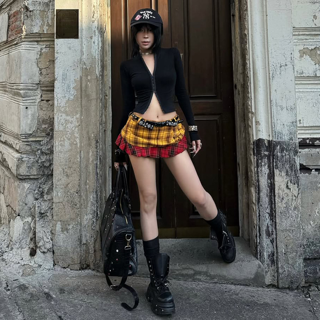 SylCue 美式辣妹风黑色百搭显瘦V领长袖t恤复古格纹半身裙两件套,女装/女士精品,时尚套装,淘宝优惠券,粉丝福利购,淘宝优惠卷