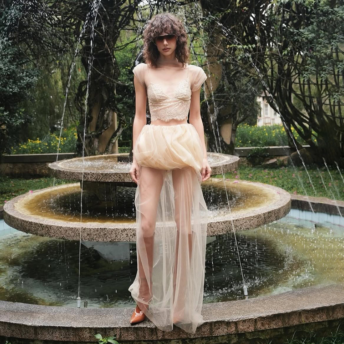 SylCue 中世纪复古风蕾丝露脐显瘦短袖t恤网纱透视修身半身裙套装,女装/女士精品,时尚套装,淘宝优惠券,粉丝福利购,淘宝优惠卷