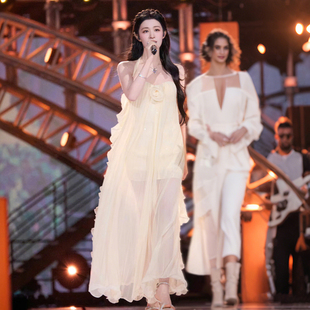 SylCue 王楚然梦幻海妖风立体花饰荷叶边显瘦挂脖连衣裙薄纱长裙