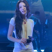 性感辣妹风深V领褶皱紧身显瘦短袖 SylCue 韩流时尚 t恤百搭短上衣