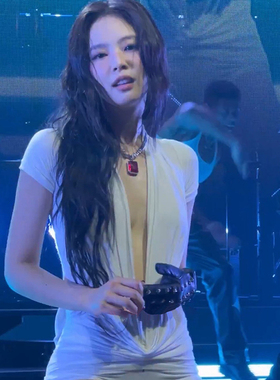 SylCue 韩流时尚性感辣妹风深V领褶皱紧身显瘦短袖t恤百搭短上衣