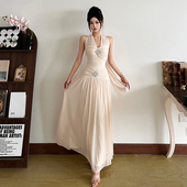 SylCue 仙女纯欲风法式 V领收腰挂脖连衣裙褶皱显瘦露背度假长裙子