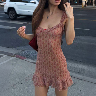 SylCue 香榭街头辣妹风木耳花边低胸吊带连衣裙修身百搭气质短裙