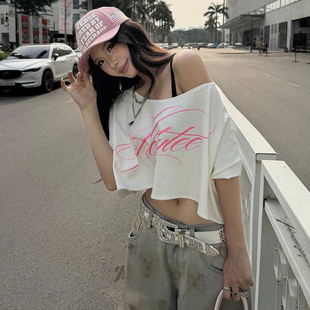 t恤百搭慵懒露脐夏季 街头度假风字母印花斜肩短袖 上衣 泰式 SylCue