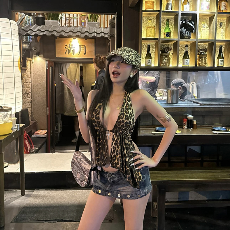 挂脖吊带背心显瘦露背短上衣