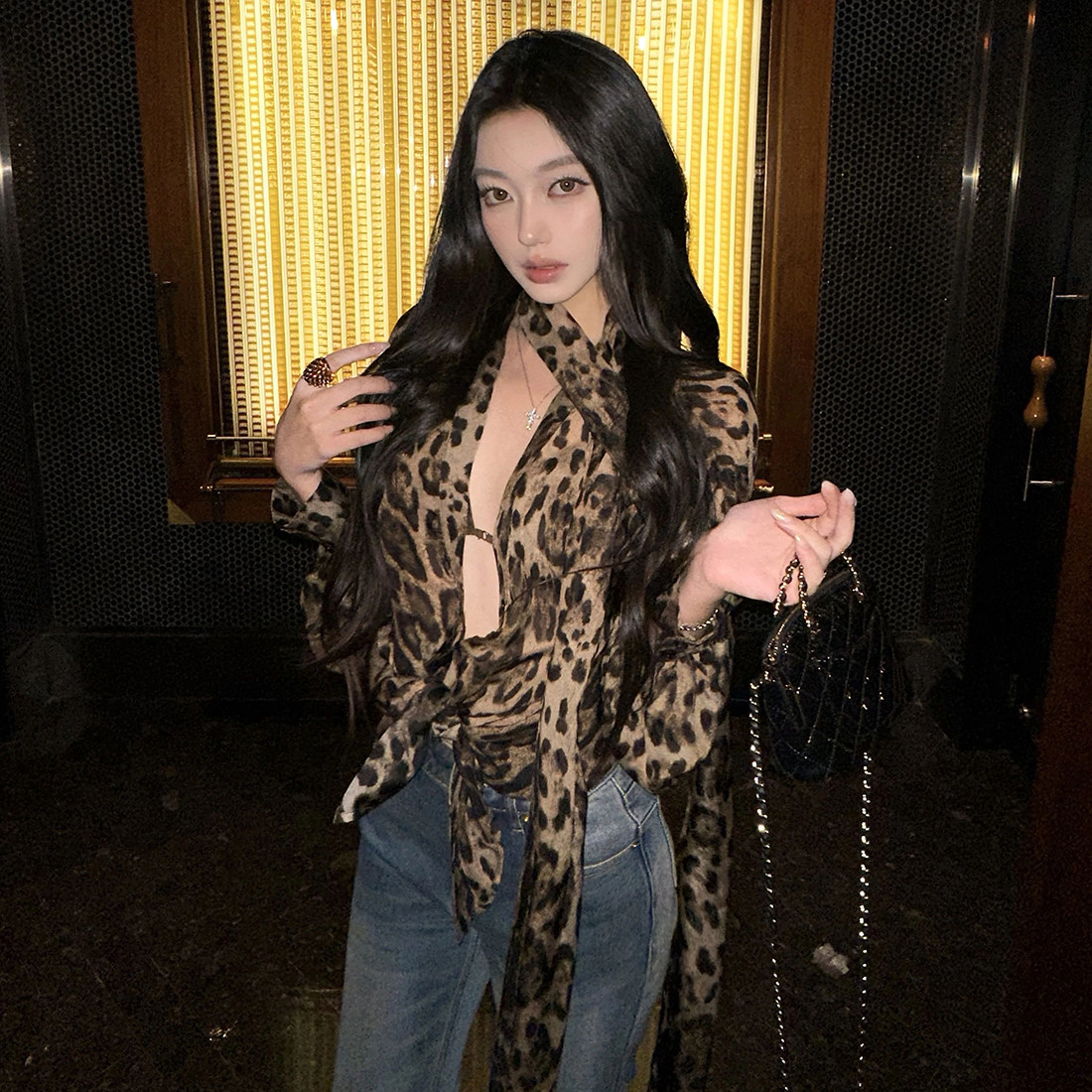 SylCue 金智妮Jennie性感豹纹印花深V领长袖t恤百搭宽松飘带上衣