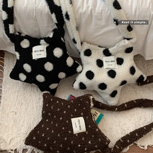 韩系毛茸茸包包女款爆款2025新款冬季百搭毛绒包小众时尚斜挎包