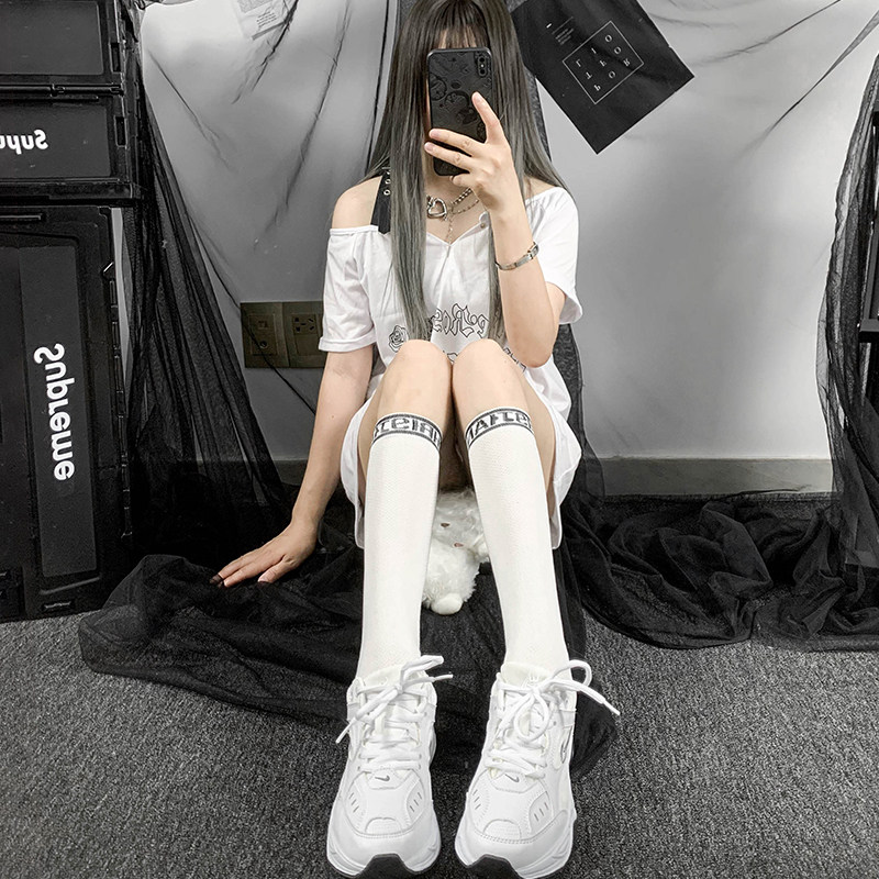 白色jk袜子女中筒袜外穿潮ins字母运动小腿袜夏天显瘦韩版长筒袜